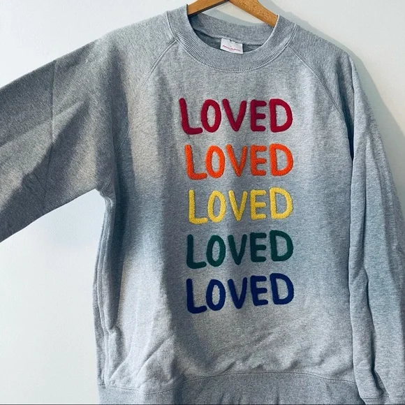 Hanna Andersson Gray Sweatshirt with Multicolor 'Loved' Design - Picture 3 of 4